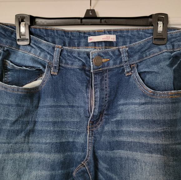 Junior's "SO"  Low Rise Bootcut Jeans. Size 15 / 32 EUC - Picture 9 of 10
